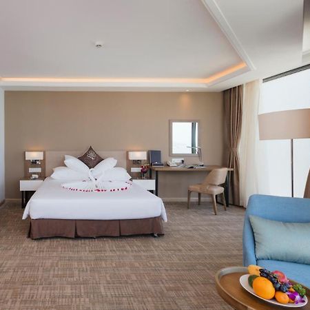Comodo Nha Trang Hotel Exterior photo