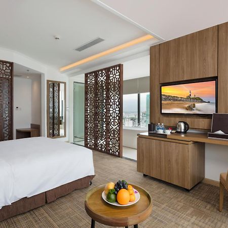 Comodo Nha Trang Hotel Exterior photo