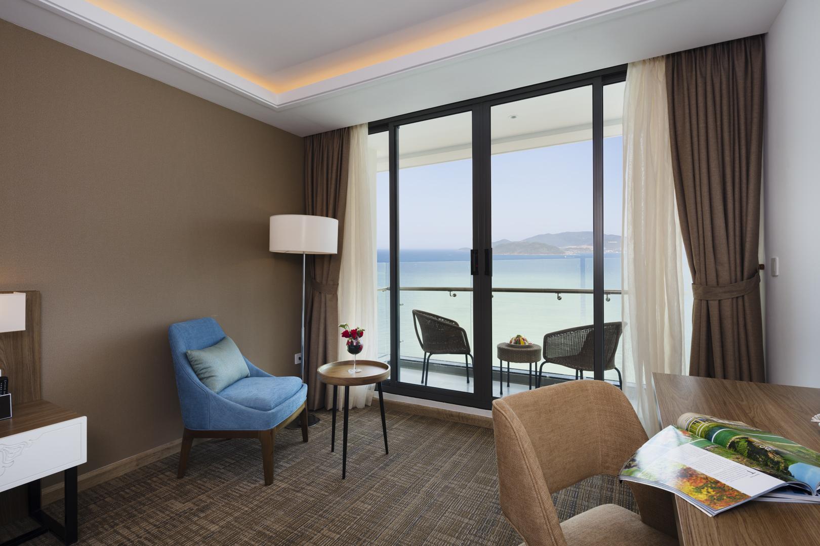 Comodo Nha Trang Hotel Exterior photo
