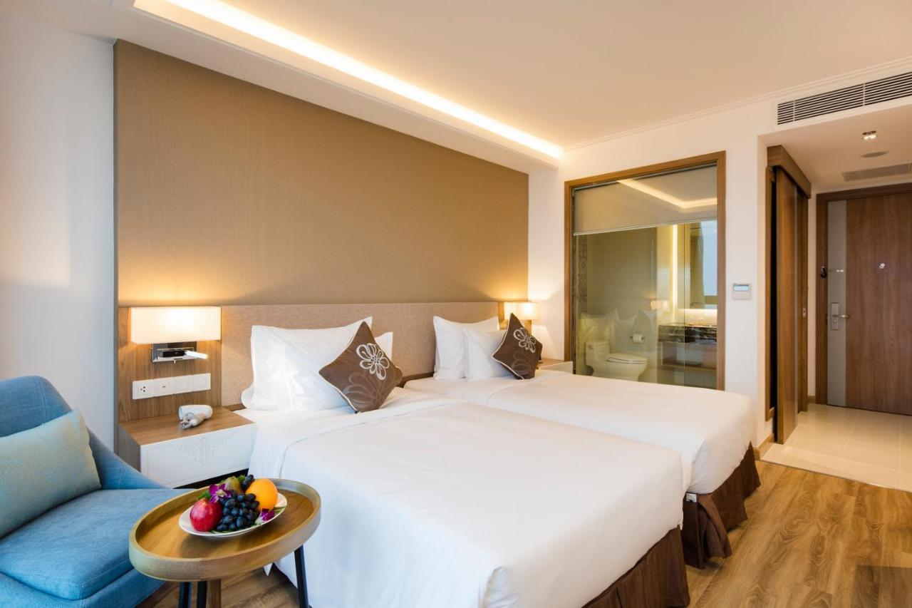 Comodo Nha Trang Hotel Exterior photo