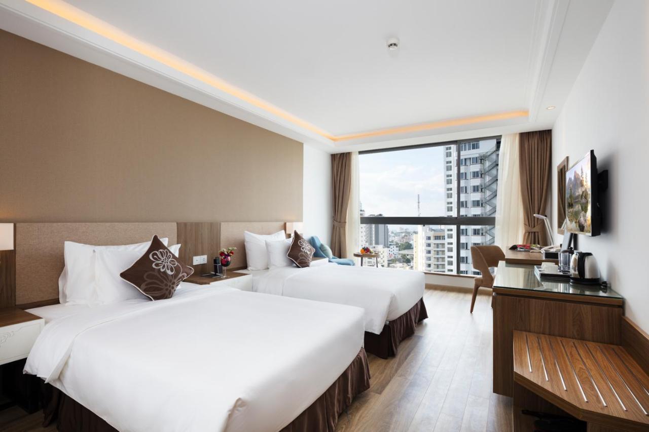 Comodo Nha Trang Hotel Exterior photo