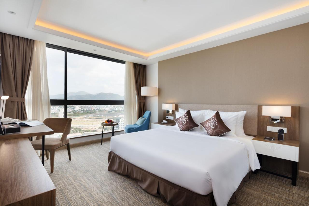 Comodo Nha Trang Hotel Exterior photo