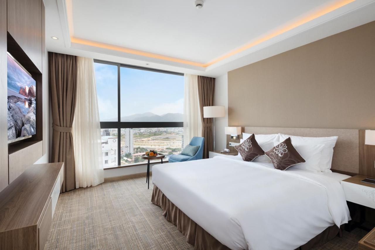 Comodo Nha Trang Hotel Exterior photo