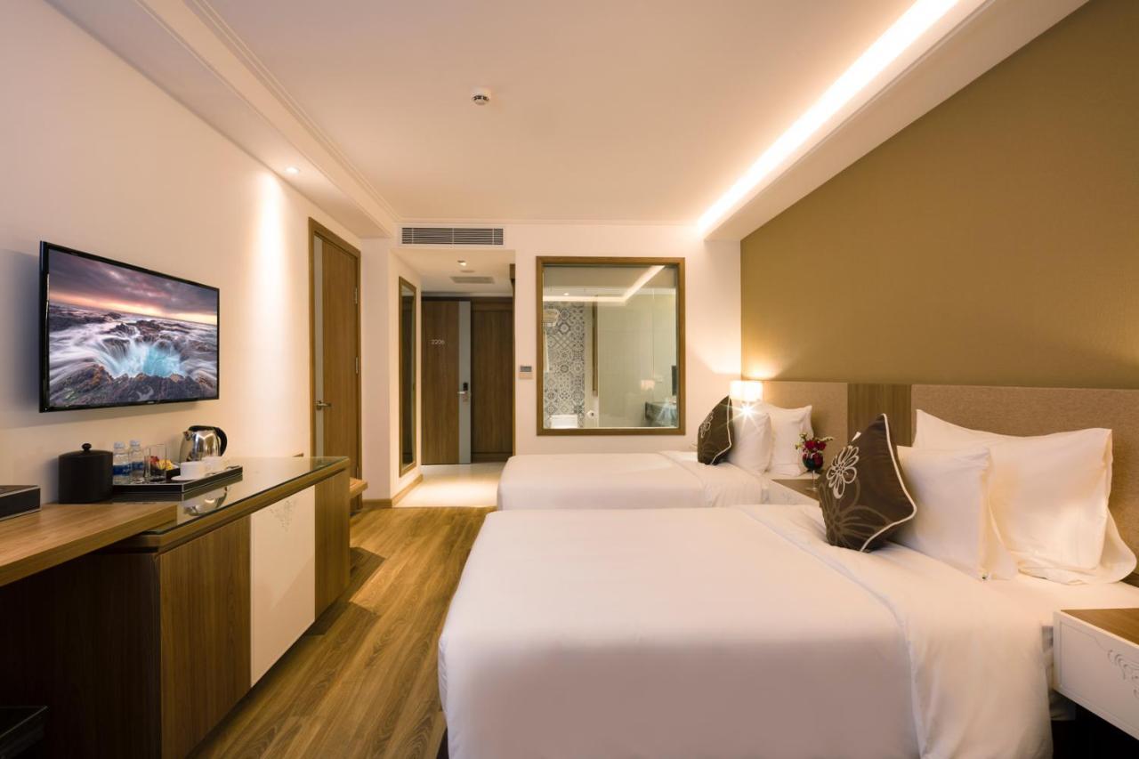 Comodo Nha Trang Hotel Exterior photo