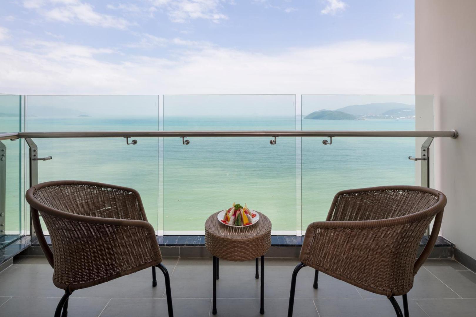 Comodo Nha Trang Hotel Exterior photo
