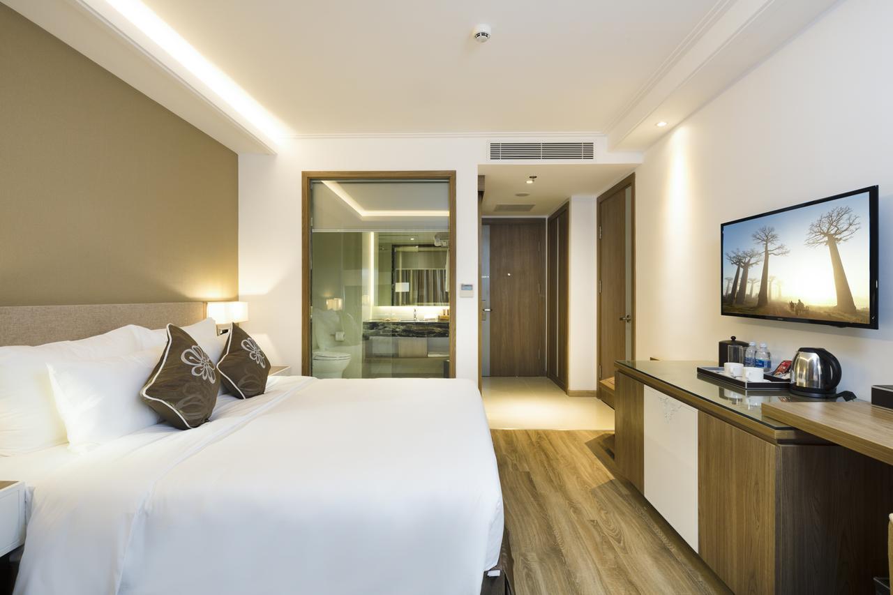 Comodo Nha Trang Hotel Exterior photo
