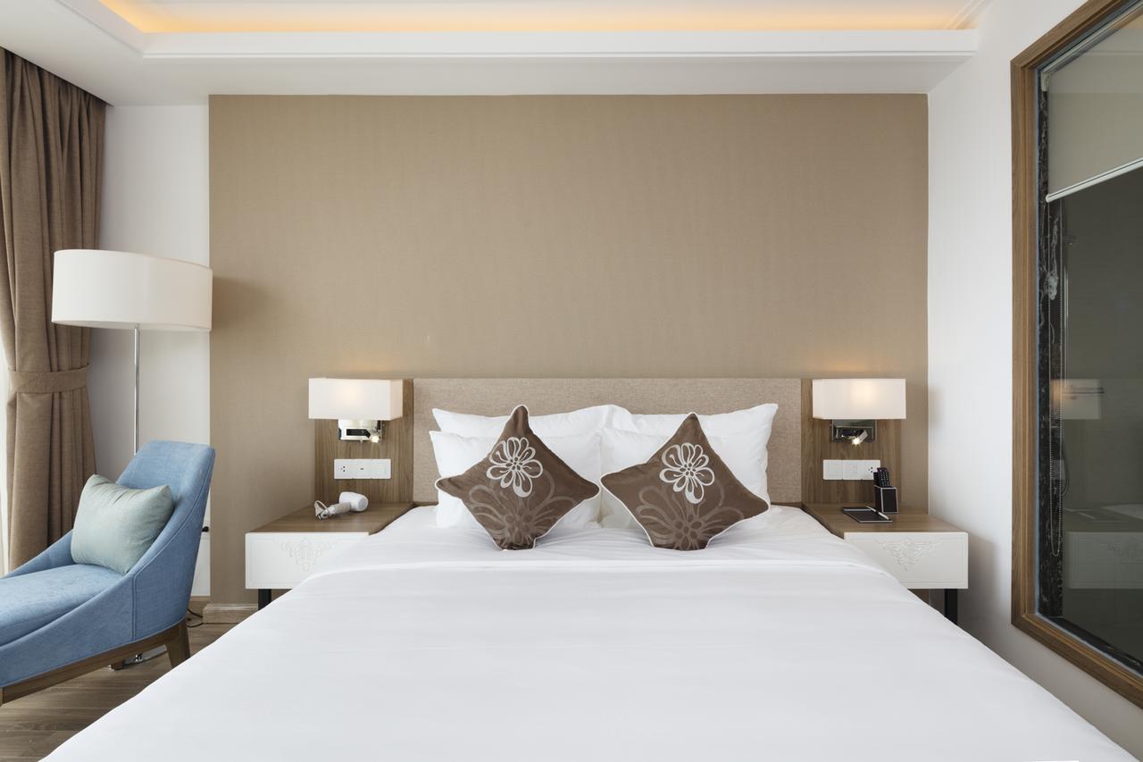 Comodo Nha Trang Hotel Exterior photo