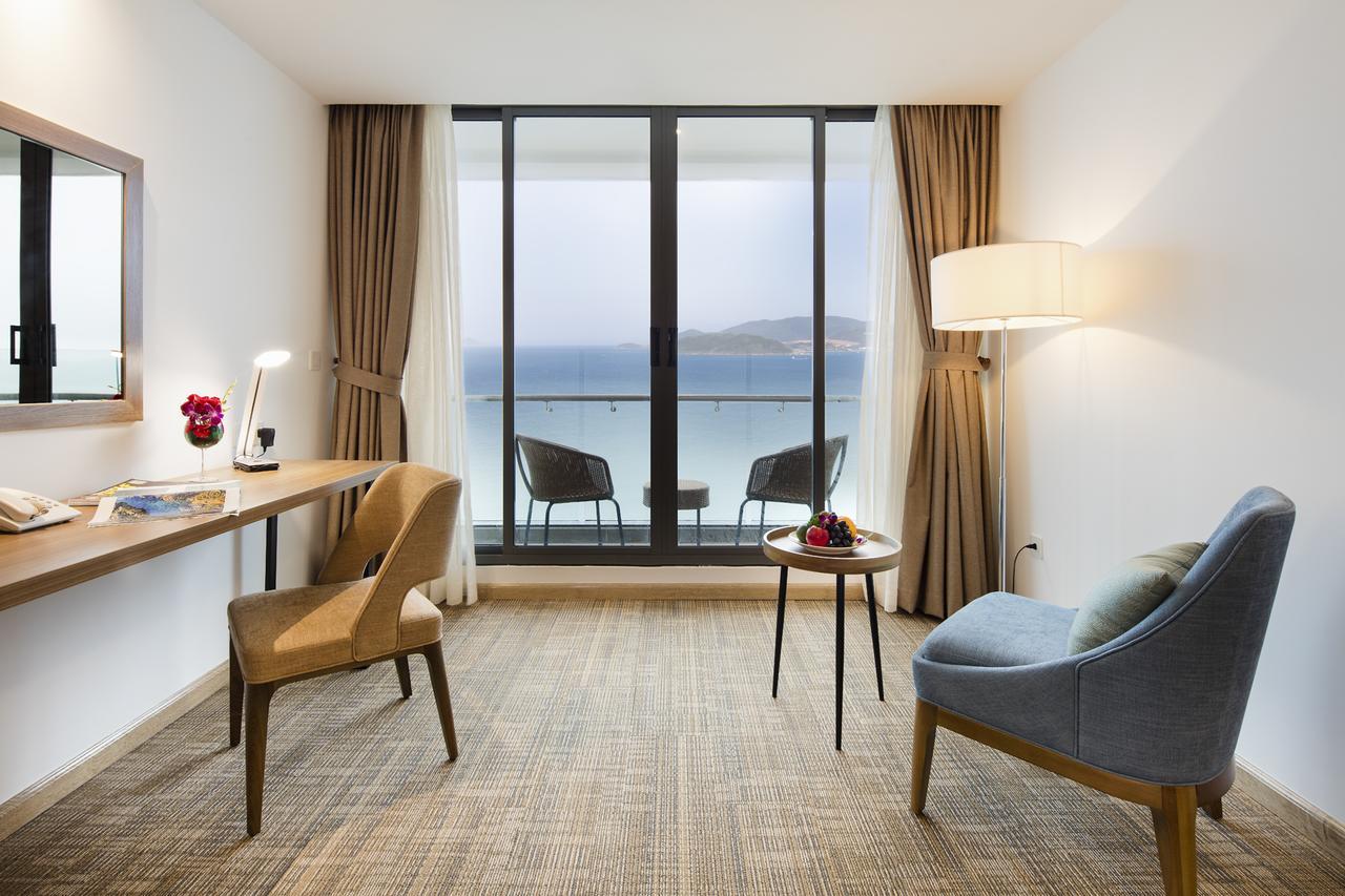 Comodo Nha Trang Hotel Exterior photo