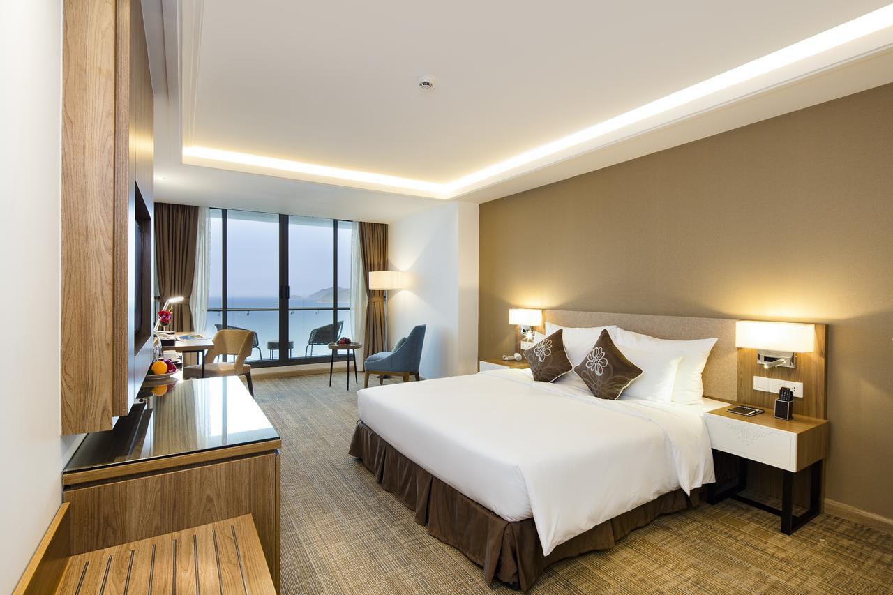 Comodo Nha Trang Hotel Exterior photo