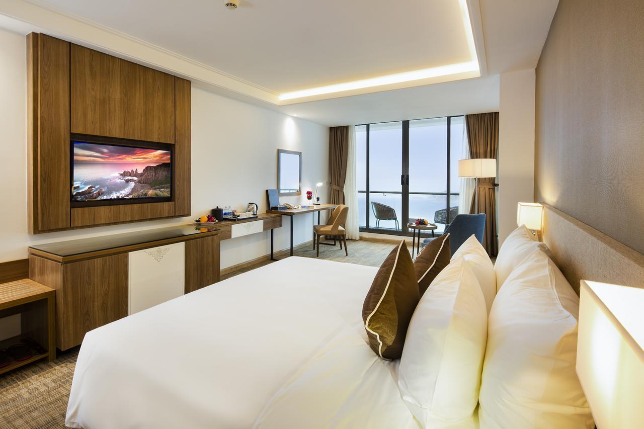 Comodo Nha Trang Hotel Exterior photo