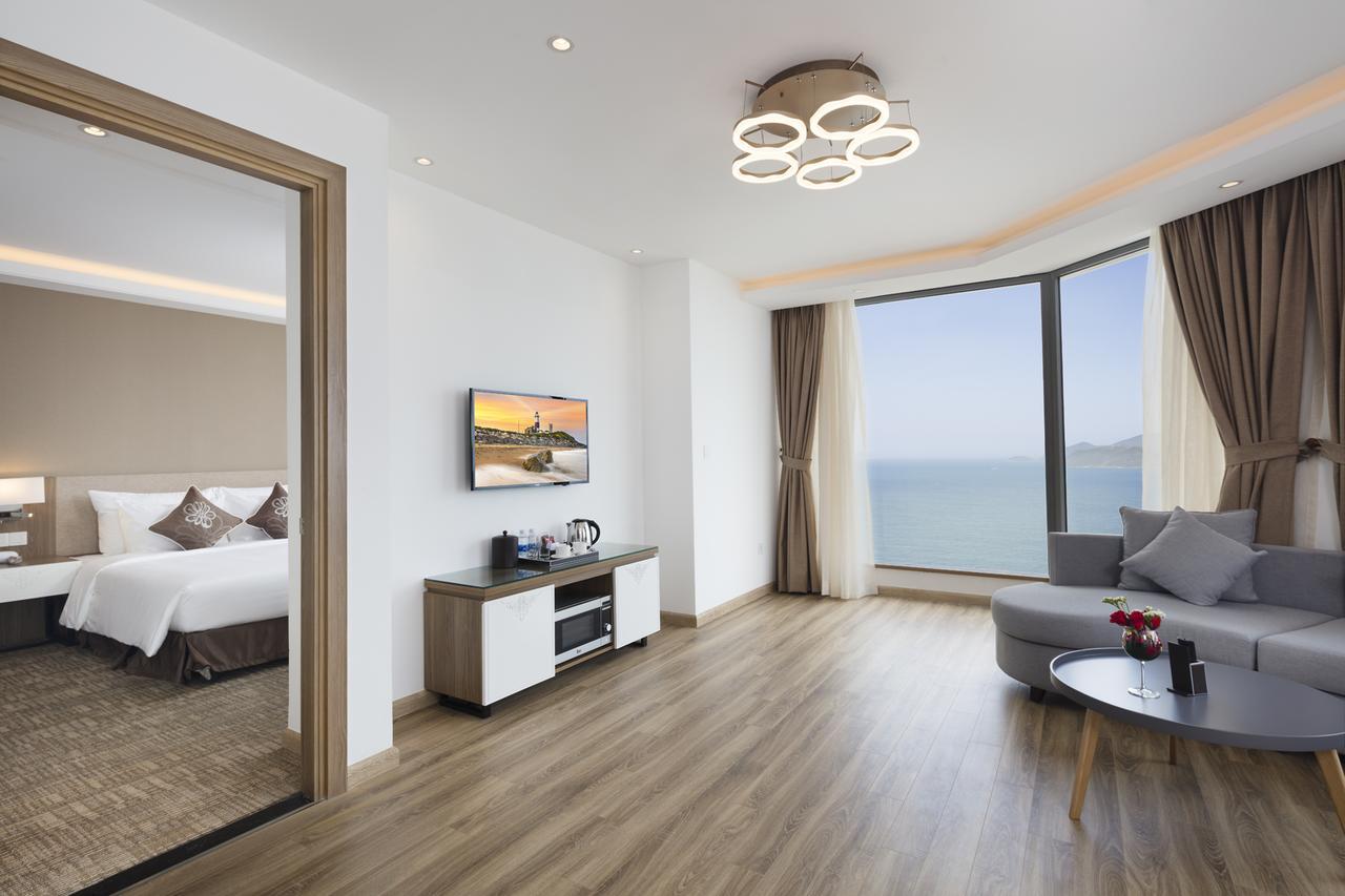 Comodo Nha Trang Hotel Exterior photo